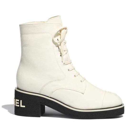 Chanel 21C White Fabric CC Logo Combat Lace Up Tie Ankle Moto Short Heel Boot 39 - Picture 1 of 12